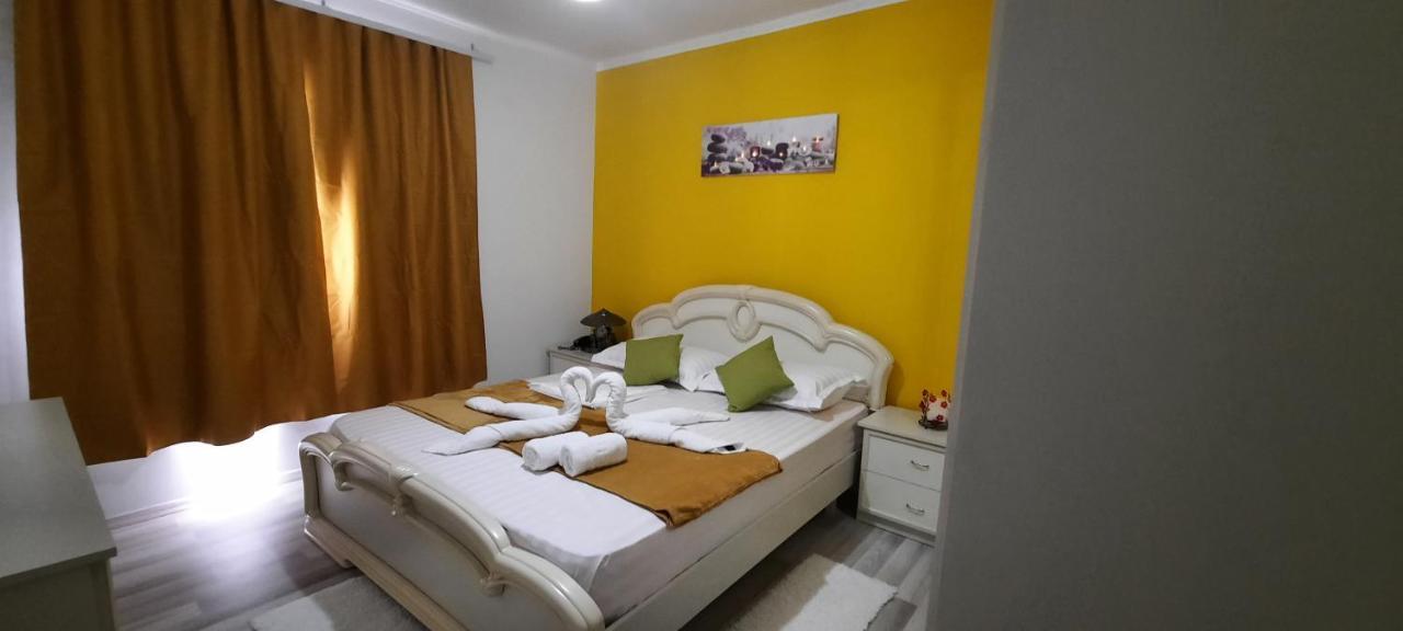 Apartament Clara Permet Apartment ภายนอก รูปภาพ