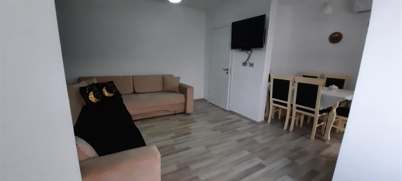 Apartament Clara Permet Apartment ภายนอก รูปภาพ