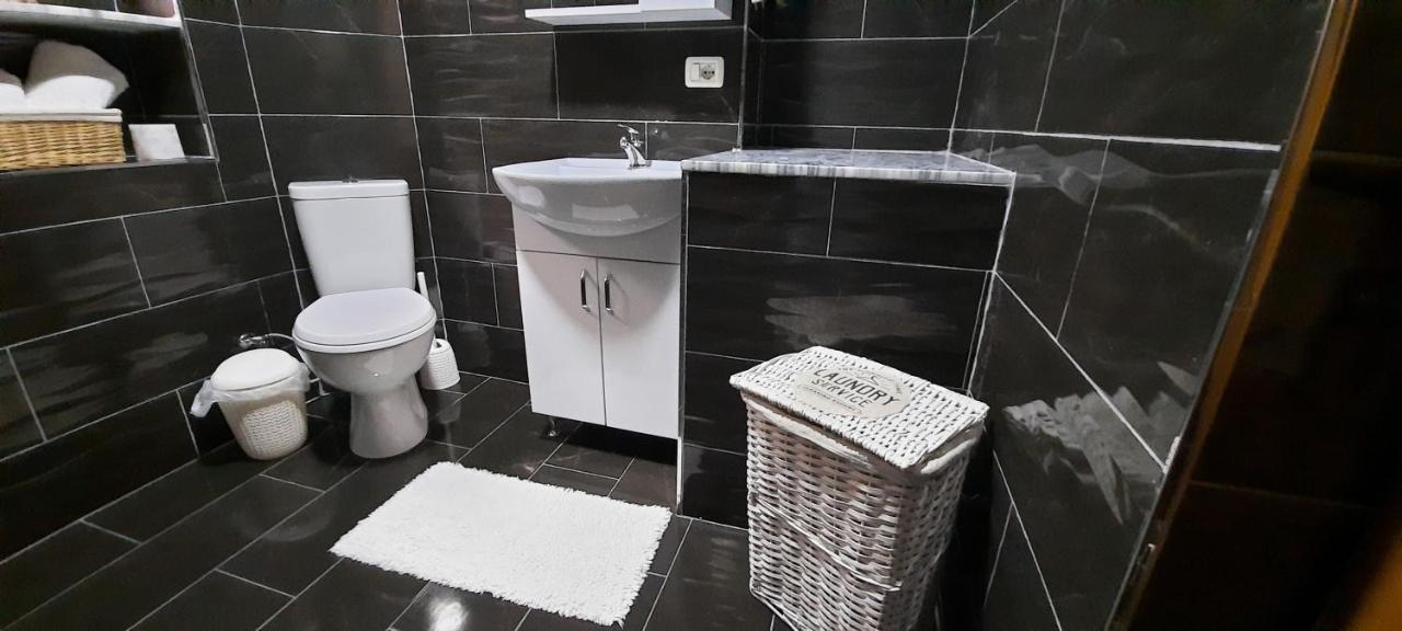 Apartament Clara Permet Apartment ภายนอก รูปภาพ