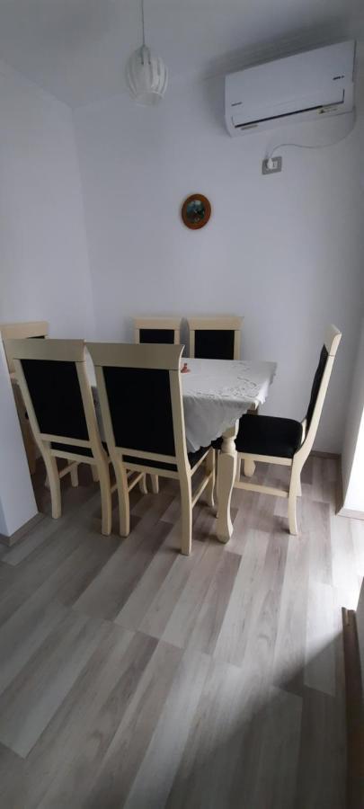 Apartament Clara Permet Apartment ภายนอก รูปภาพ